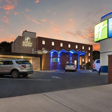 Holiday Inn Express - Columbus Downtown By Ihg Exterior photo