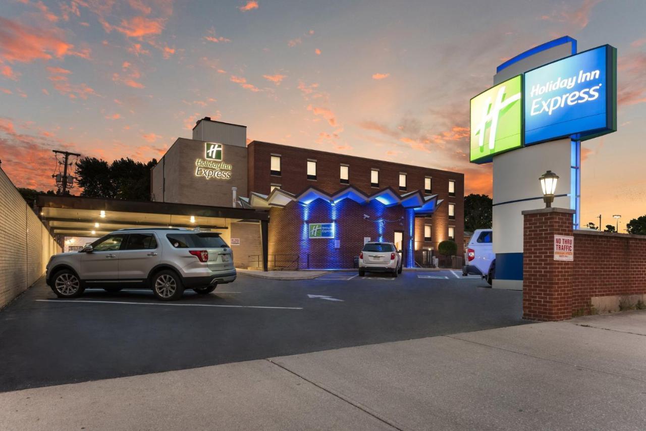 Holiday Inn Express - Columbus Downtown By Ihg Exterior photo