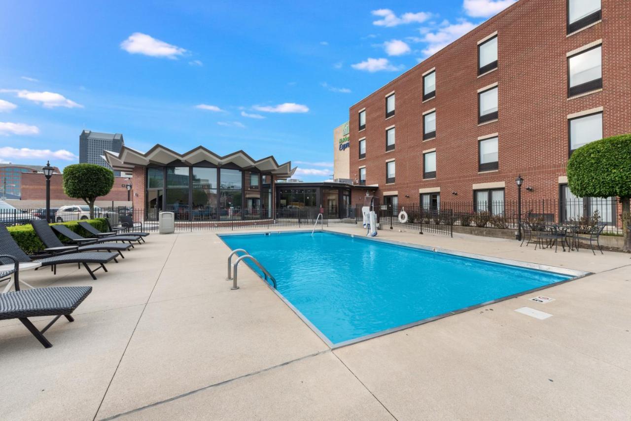 Holiday Inn Express - Columbus Downtown By Ihg Exterior photo